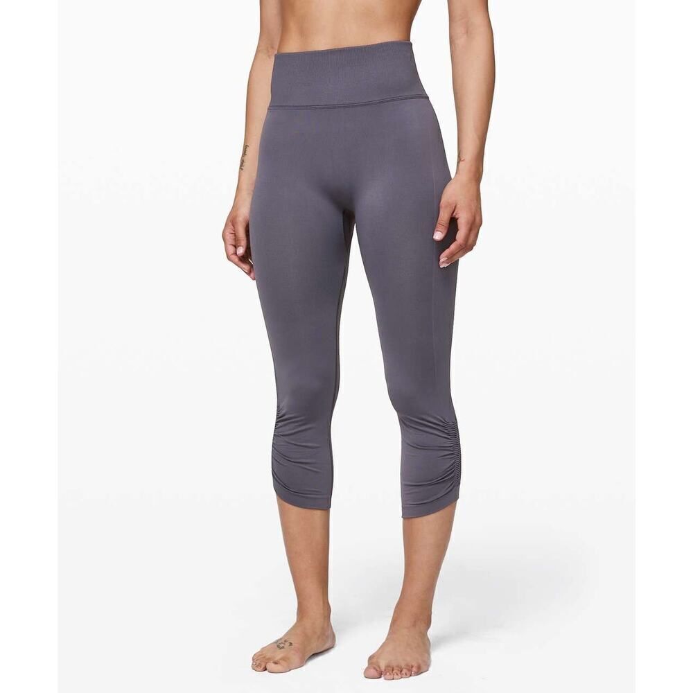 Lululemon Ebb To Street Crop Legging in Moonwalk - Picture 1 of 11